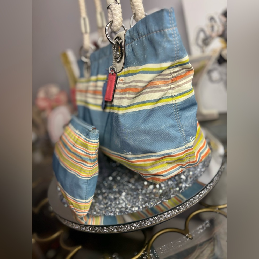 Coach 2011 Nautical East West Striped Beach Tote w/ matching wristlet - Picture 8 of 15